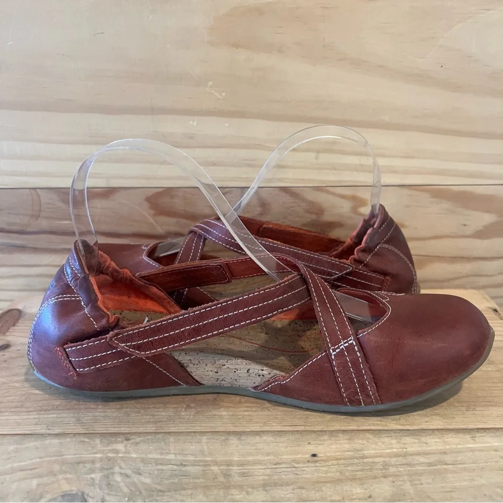 Ahnu Karma Latitude Red Leather Ballet Flats size 9 - Picture 7 of 12